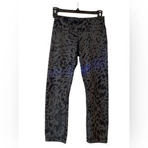 Lululemon Leopard Print Capri Leggings sz 4